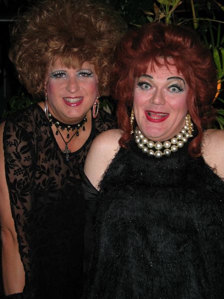 ../Images/Dragstrip big hair little black dress 004.jpg